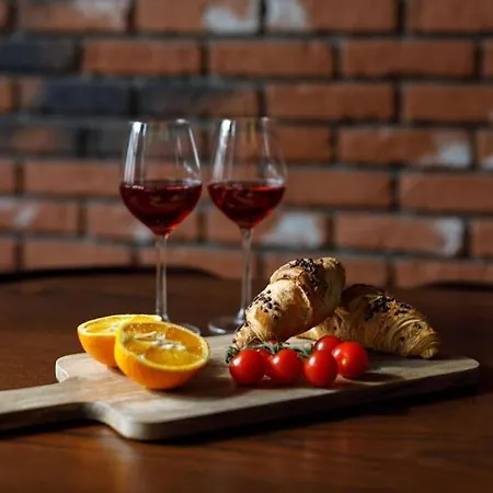 Golden - Cozy - Great Location&k28 *