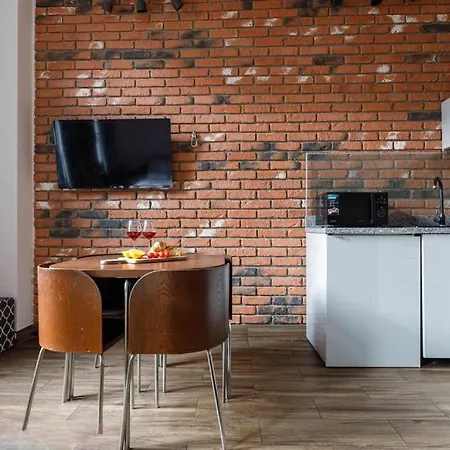 Golden - Cozy - Great Location&k28 *