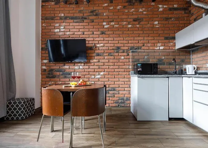 Golden - Cozy - Great Location&k28 *