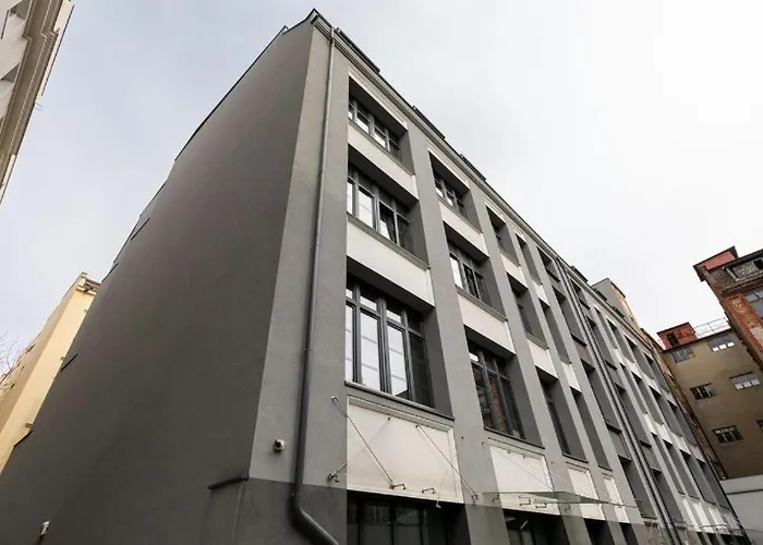 Golden - Cozy - Great Location&k28 *